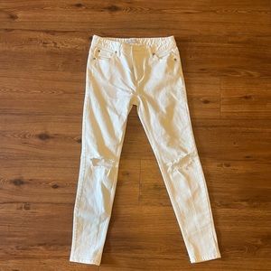 Free people white skinny jeans.